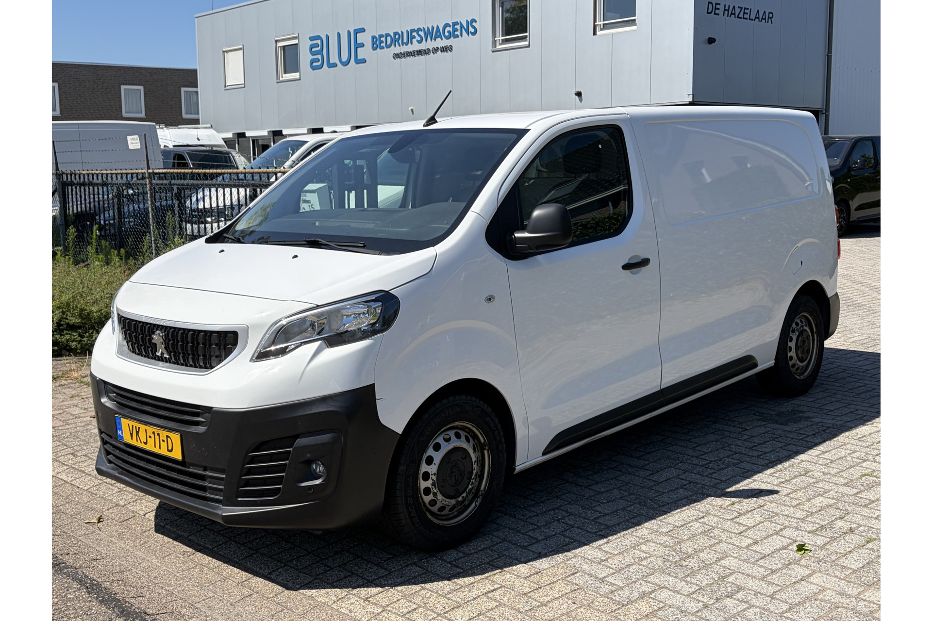 Peugeot Expert 2.0 BlueHDI 180PK Automaat L2H1 Standard Premium ✓ camera ✓ navigatie ✓ airco